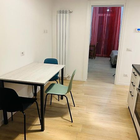 Easy Room Italy Rogoredo Milan Bagian luar foto