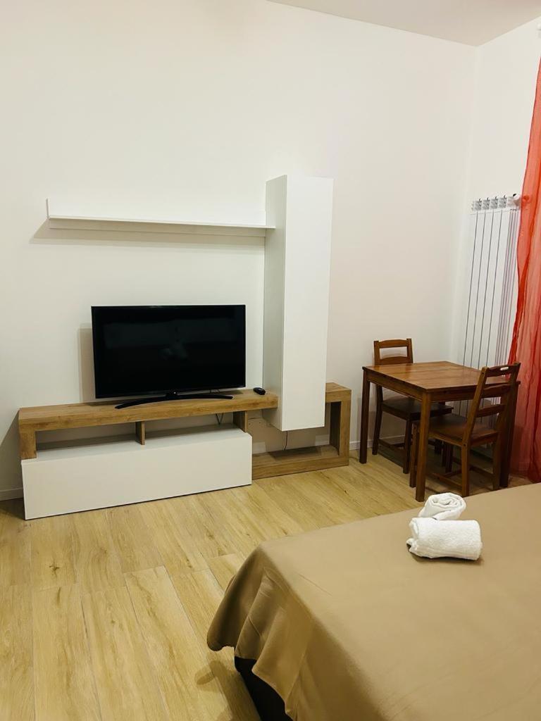 Easy Room Italy Rogoredo Milan Bagian luar foto